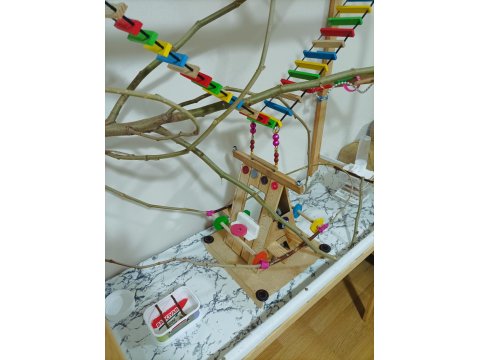 El Yapımı Geniş Ahşap Oyun Kafesi