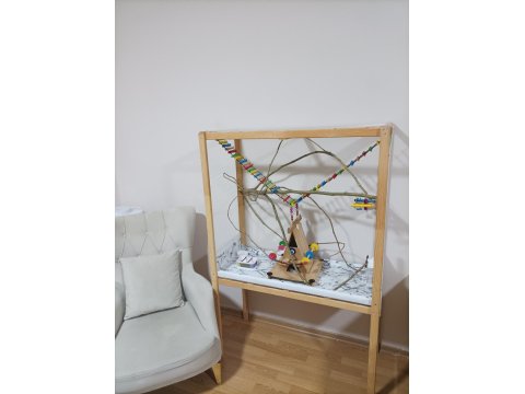 El Yapımı Geniş Ahşap Oyun Kafesi