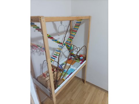 El Yapımı Geniş Ahşap Oyun Kafesi